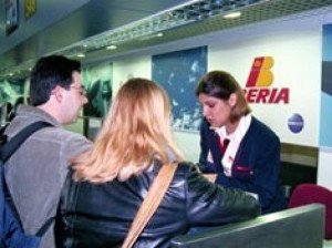 Los sindicatos de Iberia expresan su rechazo al Plan Director