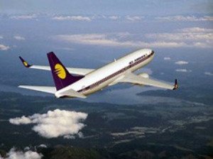 Línea india Jet Airways compró a su rival Air Sahara por 413 M €