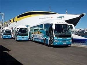 Fred.Olsen Express incorpora un servicio de autobuses gratuito complementario al Ferry Bus