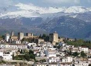 Granada espera aumentar un 12% las pernoctaciones gracias a su nueva central de reservas municipal