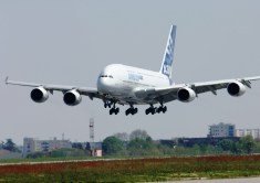 El A380 realizará su estreno inglés en el aeropuerto de Londres Heathrow el 18 de mayo