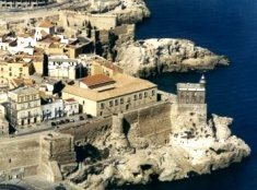 El presidente de Melilla rechaza que no se declaren servicio público las rutas aéreas a la Península