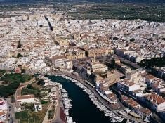 El puerto de Ciutadella, en Menorca, queda cerrado indefinidamente al tráfico marítimo