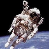 Un paseo espacial de hora y media cuesta 12 millones de euros