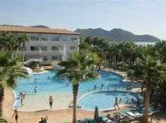 Esperanza Hoteles abrirá un resort en Cala Bona tras la unificación de dos de sus apartoteles