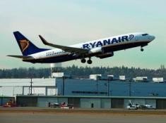Ryanair aumenta su beneficio neto en un 80%