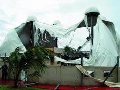El huracán Ernesto obliga a suspender los vuelos entre Madrid y Miami