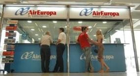 Air Europa advierte a las agencias que podría eliminar las comisiones "si no reaccionan"