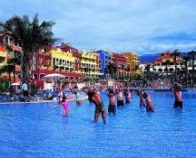 El turismo extranjero baja en Canarias un 2,2% en octubre, aunque sube el acumulado