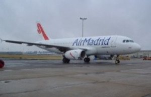 Las exigencias de Aviació­n Civil complican la venta de Air Madrid