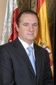 HOSBEC premia al presidente de la Diputació­n Provincial de Alicante