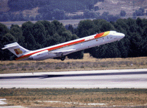 Iberia desmiente ante la CNMV una eventual fusión con Lufthansa