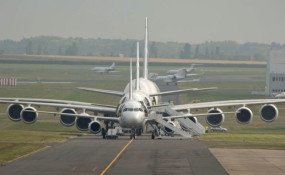 La UE pide a Airbus que mantenga un "equilibrio" entre empleo y competitividad