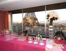 Los viajeros de negocios compensan la caída de turistas en los hoteles franceses