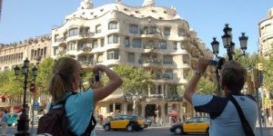 ACAV retirará su denuncia por intrusismo contra el Ayuntamiento de Barcelona y el Gremio de Hoteles