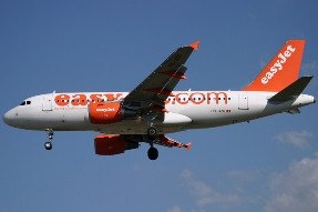 Los vuelos low cost  incrementan el tráfico de pasajeros en los aeropuertos andaluces