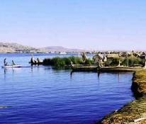 El 50% de las lanchas que llevan turistas a las islas flotantes de Titicaca son ilegales