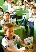 Turismo imparte cursos de capacitación turística a niños y maestros en la Amazonía