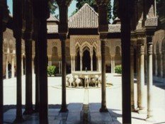 La candidatura de la Alhambra para las 7 maravillas del mundo se promociona en las ruedas de los taxis