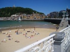 San Sebastián Turismo pone en marcha un dispositivo especial ante el incremento de turistas