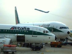 TPG podría volver a la puja por Alitalia, que se enfrenta mañana a otra huelga