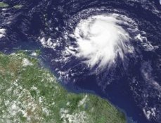 La actuación preventiva de autoridades y sector turístico garantizó la seguridad de los turistas ante el huracán Dean