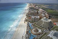 El huracán Dean provoca 19,1 M USD de pérdidas en los hoteles de Cancún