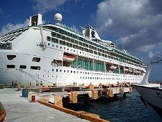 Los cruceros aportarán 500.000 turistas al año a Roatán