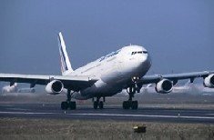 Air France/KLM evalúa crear una alianza con Iberia