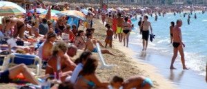 España recibió 41,5 millones de turistas extranjeros hasta agosto, un 2,2% más