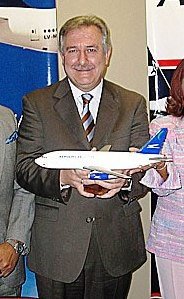 Antonio Mata y Juan José Hidalgo aterrizarán en Argentina a bordo de Air Pampas