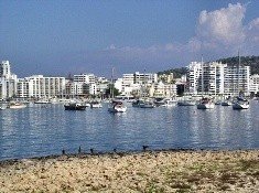 El Govern Balear se compromete a la reconversión turística de Sant Antoni de Ibiza