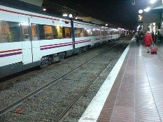 El cierre de las líneas C-2 y C-10 de Cercanías en Barcelona afectará a 100.000 pasajeros