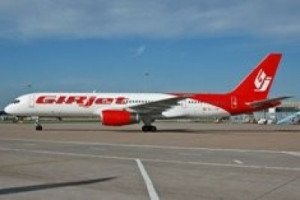 Una protesta de pasajeros en Barajas obliga a la intervención de la Guardia Civil