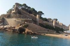 La Costa del Maresme, el destino más  caro del litoral español y la Costa Cálida, el más barato