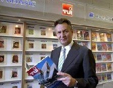 Michael Frenzel seguirá en la presidencia de TUI hasta 2012