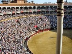 Más chinos vendrían a España si la temporada de toros fuese más larga, según un experto