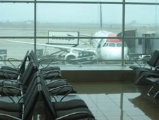 Empresarias turísticas expresan preocupación por la carencia de conectividad aérea en el país