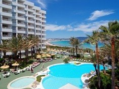 Oasis Hoteles & Resorts abrirá un aparthotel en la playa mallorquina de Cala Millor