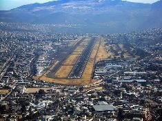 Cinco aerolíneas internacionales no pueden usar mangas en el aeropuerto de Quito