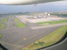 Compañía de EE UU mejorará terminales de carga del aeropuerto de Bogotá