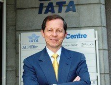 IATA vaticina "turbulencias" en el transporte aéreo por la crisis en EE UU