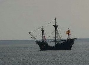 El naviero Juan Sebastián Elcano llega a Puntarenas