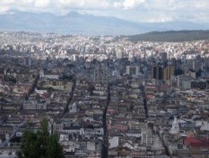 Ecuador debe mejorar su clima empresarial según el FMI