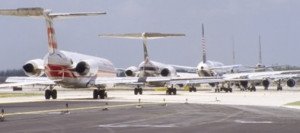 La industria aérea se declara en crisis y pide transparencia en la política de tasas aeroportuarias
