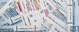 A partir de junio las agencias no podrán vender los vuelos que mantengan el billete en papel