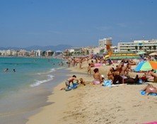 Los españoles reducen el presupuesto para vacaciones