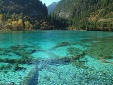 China evacúa a 682 turistas que quedaron atrapados por el terremoto en Sichuan