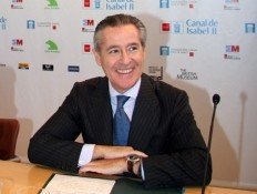 La salida de Iberia pasa por una fusión, según Blesa, presidente de Caja Madrid