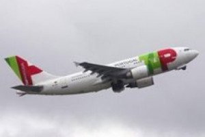 TAP eliminará 60 vuelos, 24 con España